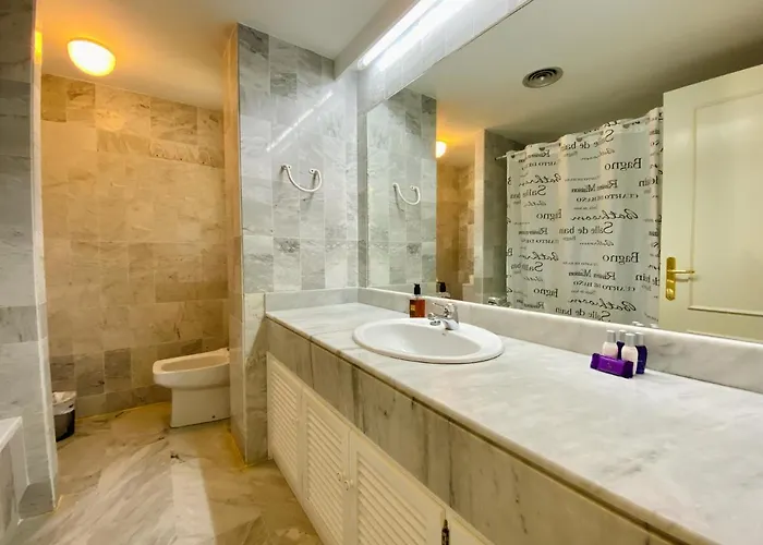 Serinamar- Naranjos De * マルベーリャ