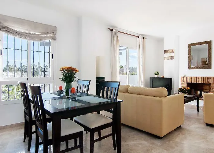 Serinamar- Naranjos De * マルベーリャ