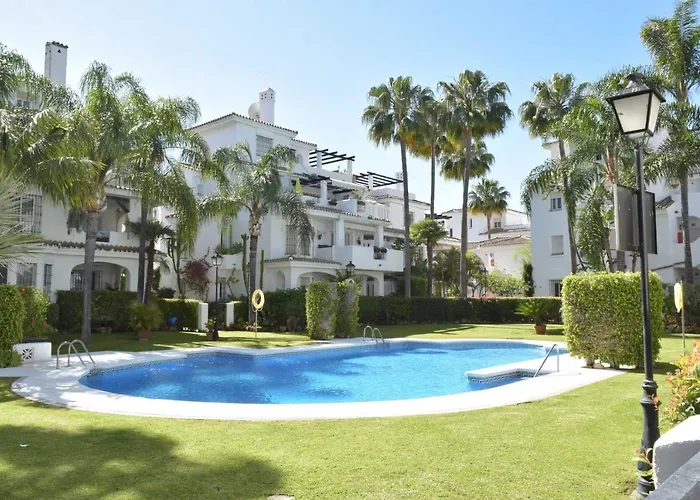 Y Casas Serinamar- Banús, Apartamento